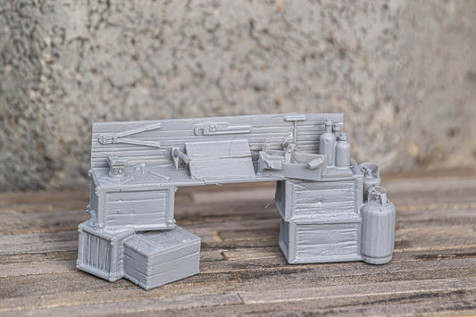 DIY workbench on crates in G/O/S/HO/N (1/22.5, 1/48, 1/64, 1/87, 1/160) scale  - WB-02